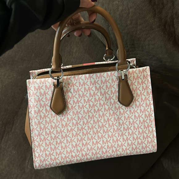 SOLD! New Michael Kors - never used - Picture 4 of 5